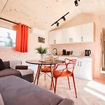 & Zator