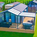 Πάρκο διακοπών & *
