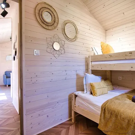 & Zator
