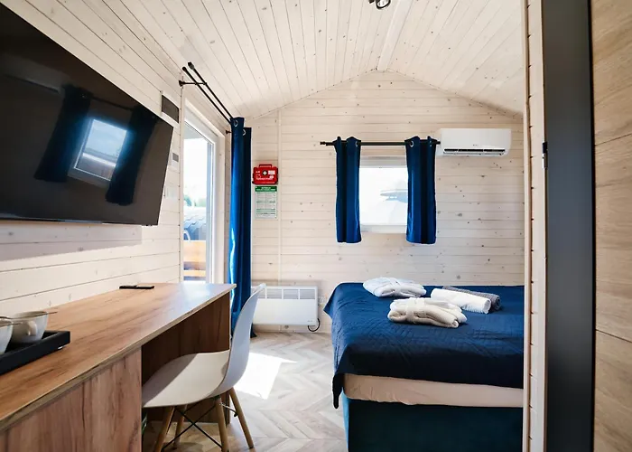 & منتزه العطل *